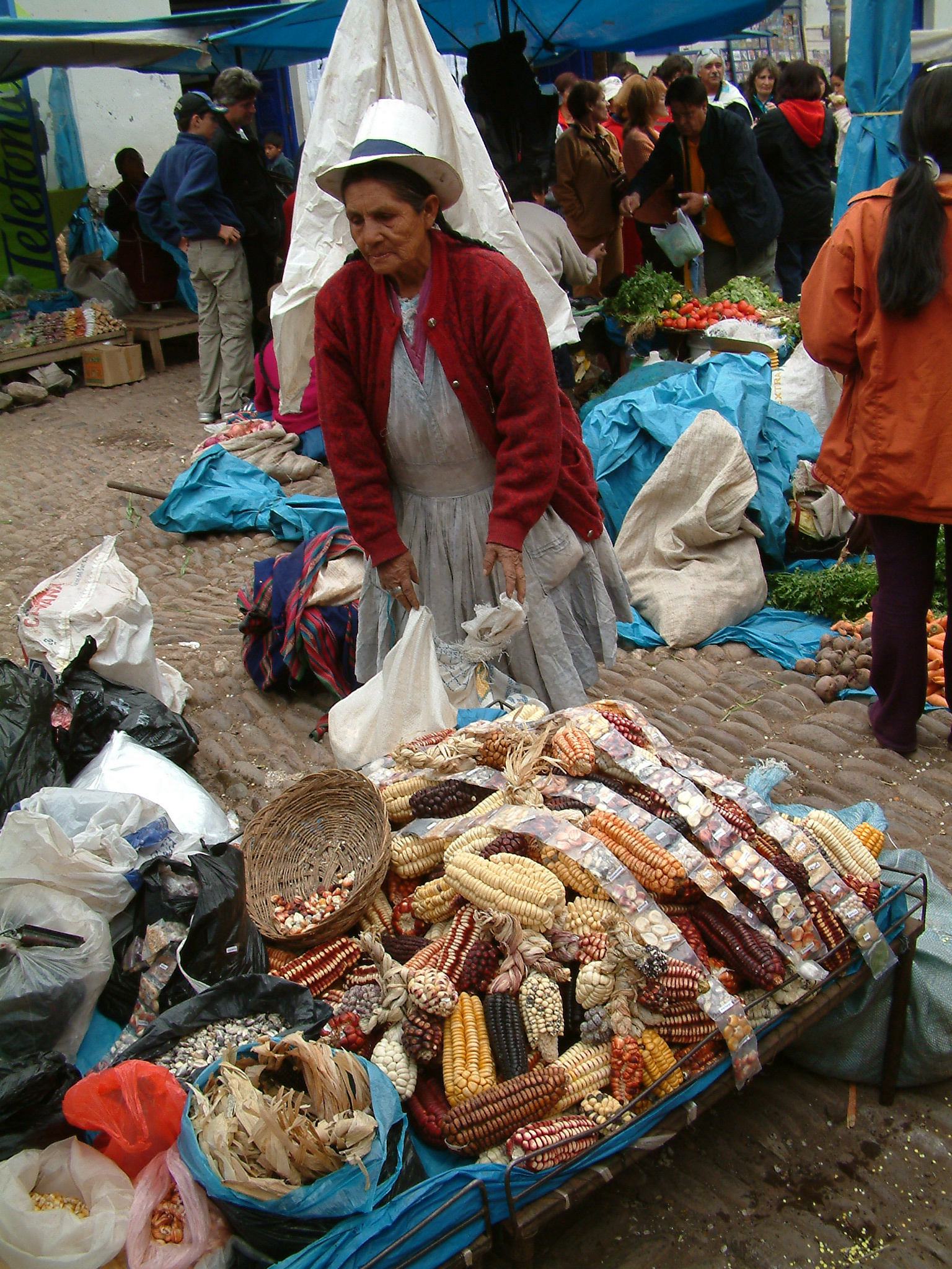Peru - Around a local market up in the mountains - Opher's World